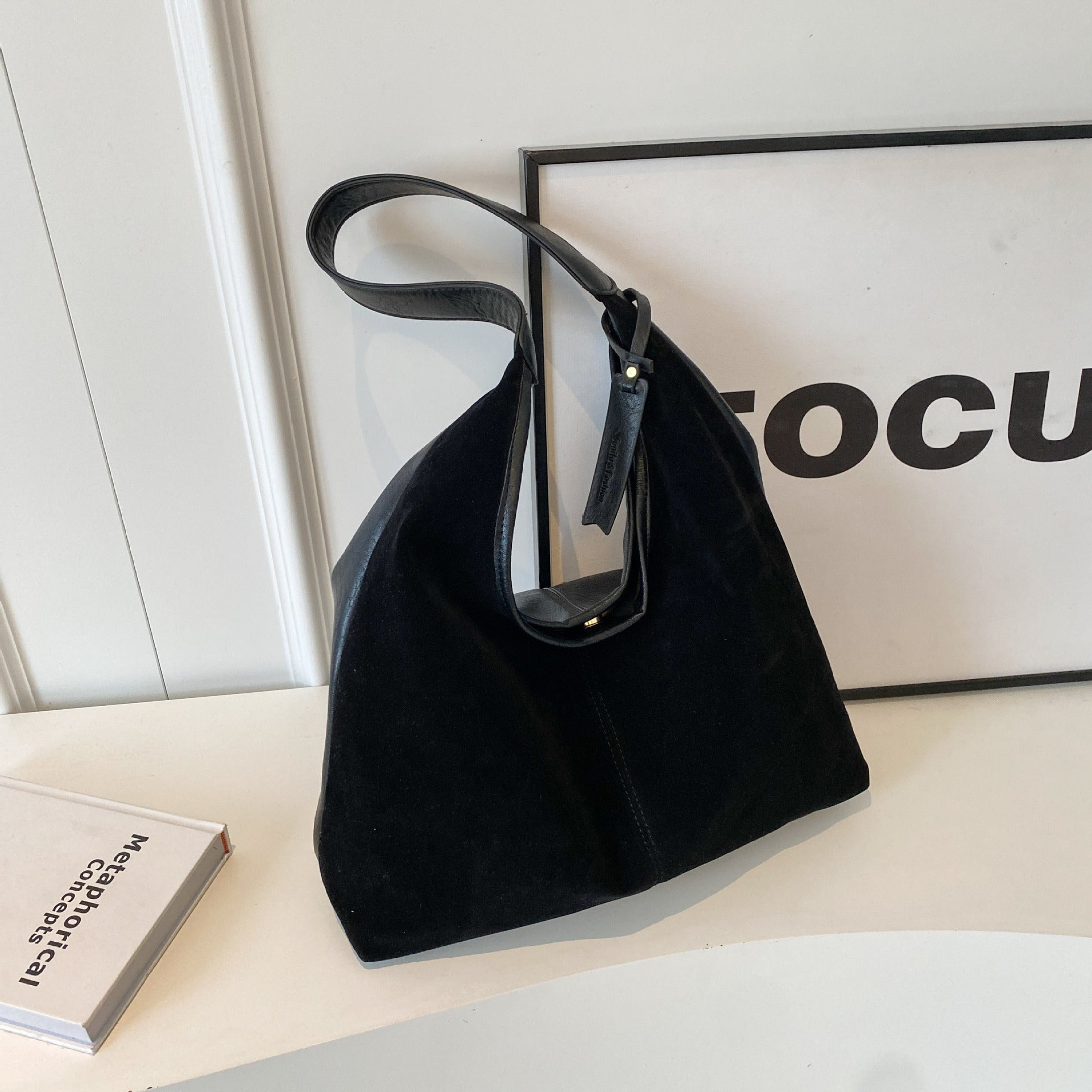 Retro Chic Bucket Shoulder Bag - CELESTIA