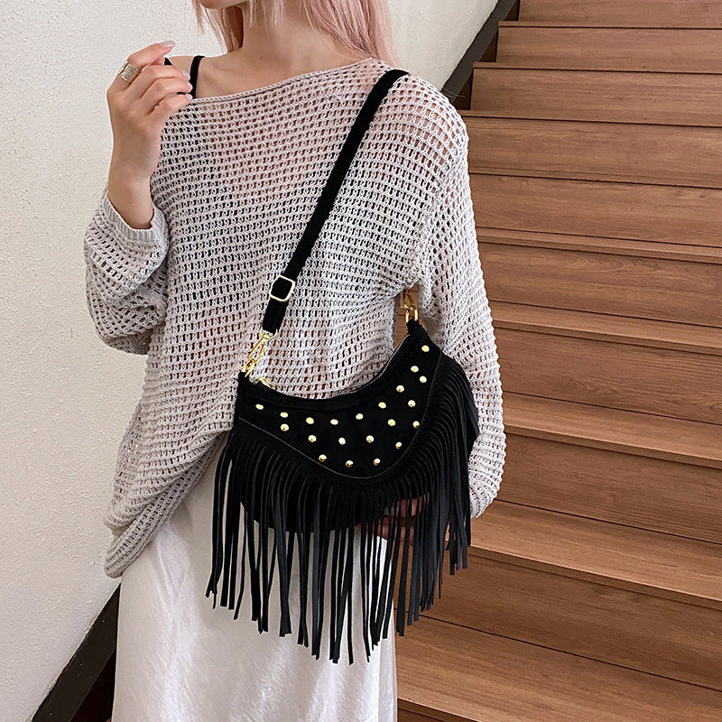 Retro Tassel Shoulder Bag - CELESTIA